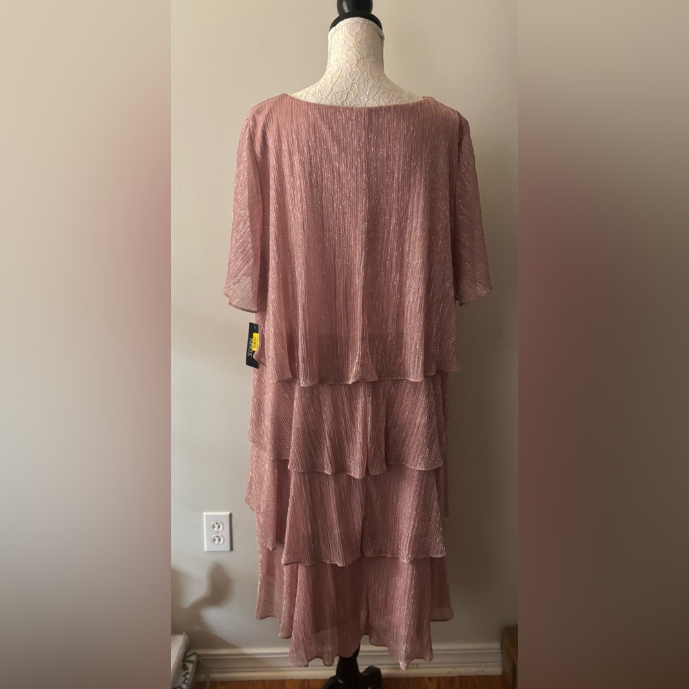 Gorgeous Asymmetrical layered shimmering Rose Pink dress. - Picture 15 of 16